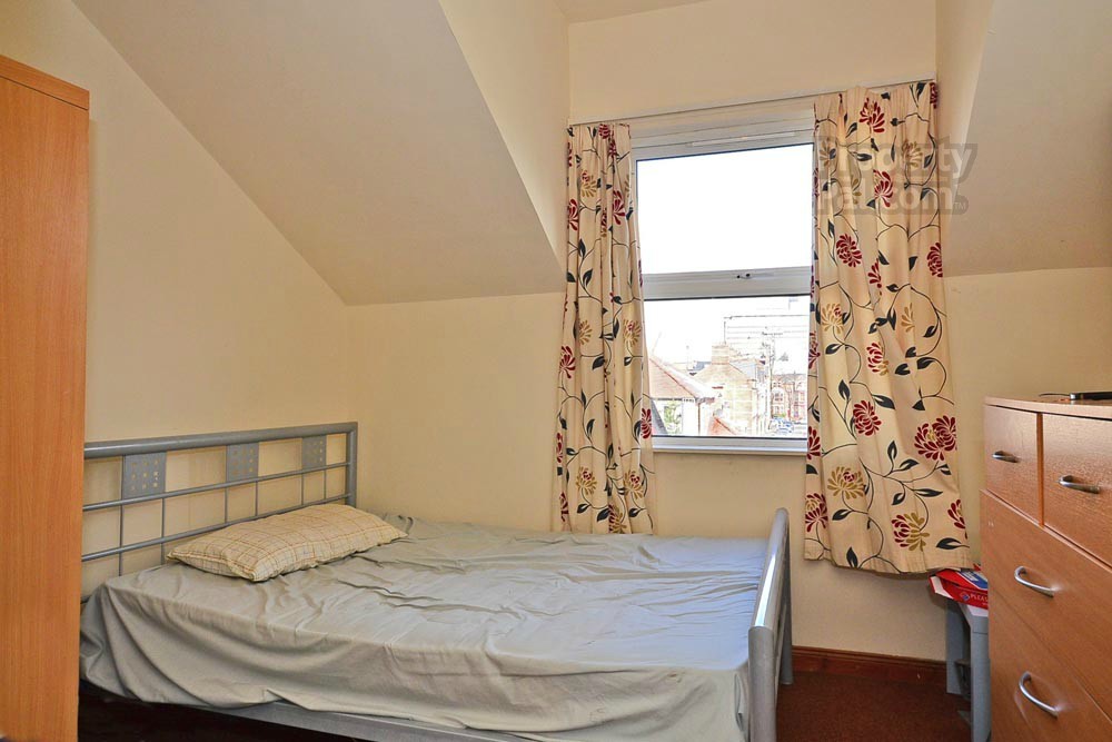 Flat 2, 21 Ashley Avenue