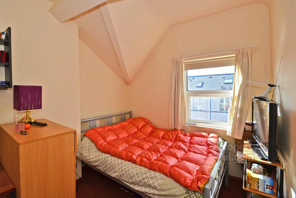 Flat 2, 21 Ashley Avenue