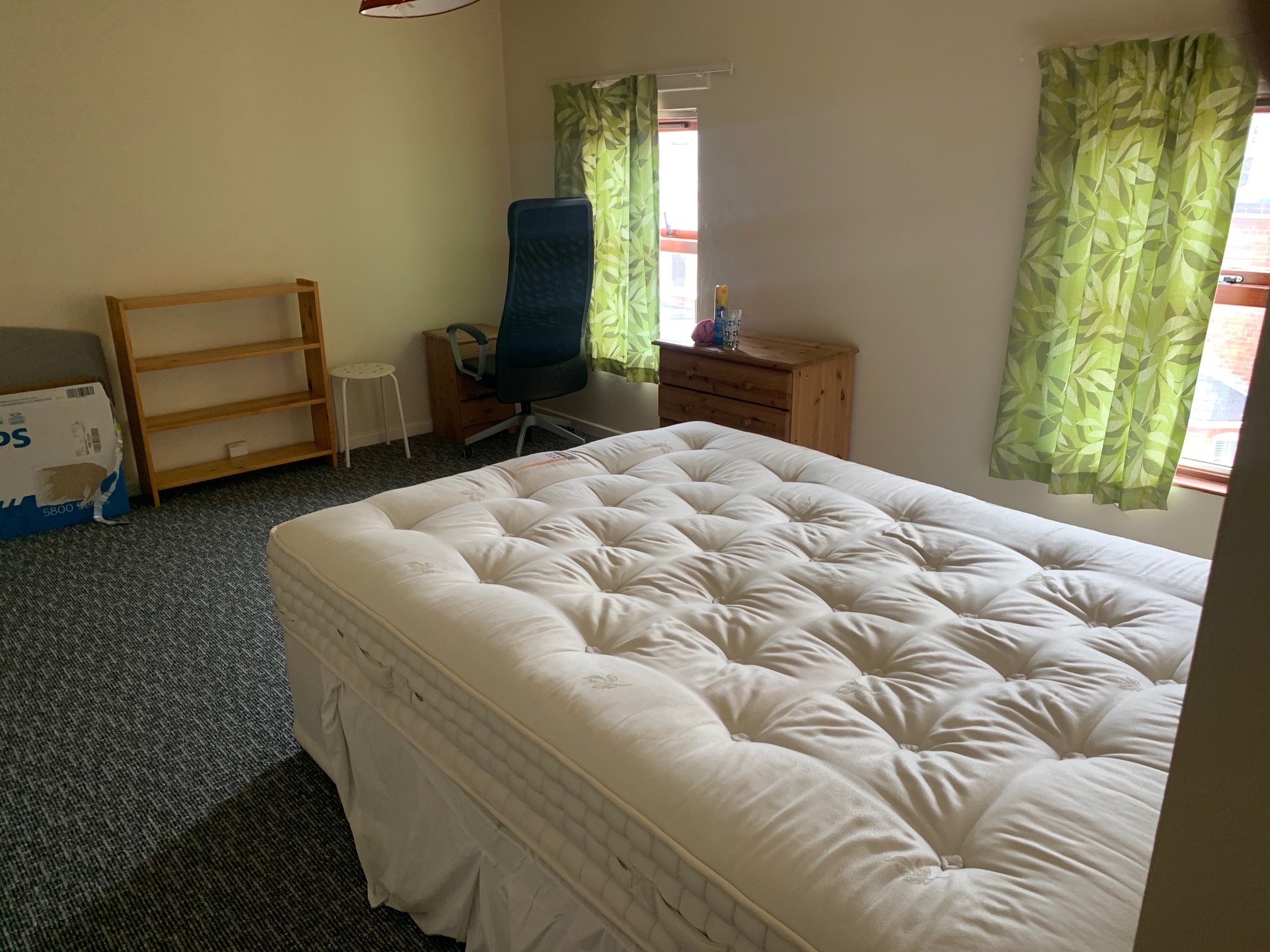 Flat 2, 31 Meadowbank Street